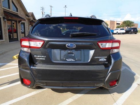 Used 2018 Subaru Crosstrek 2.0i Premium w/ Moonroof Package image 6