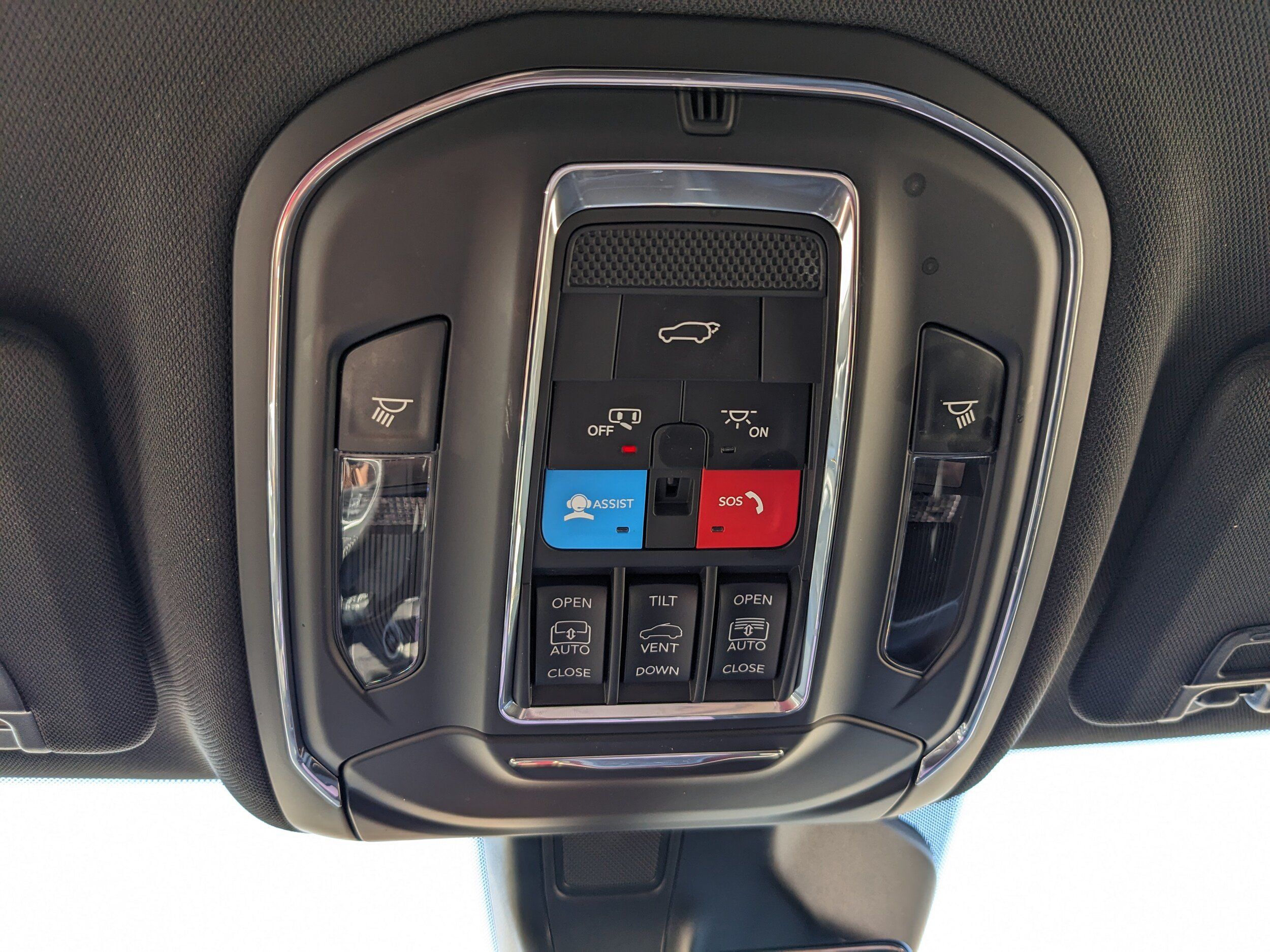 Used 2024 Jeep Grand Cherokee Limited w/ Luxury Tech Group II AWD/4WD image 16