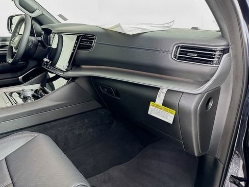 New 2025 Jeep Wagoneer L Series II image 35