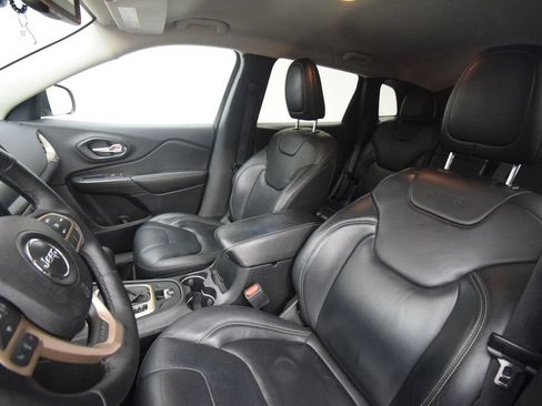 Used 2017 Jeep Cherokee Limited AWD/4WD image 16
