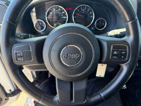 Used 2012 Jeep Wrangler Sport AWD/4WD image 15
