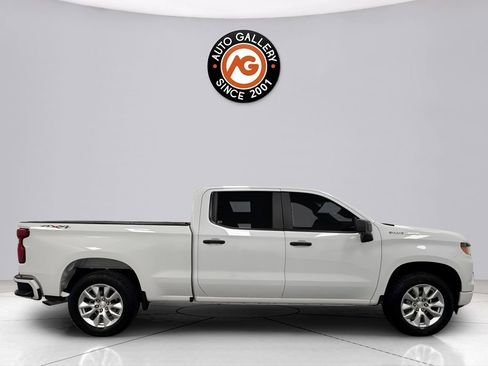 Used 2023 Chevrolet Silverado 1500 Custom image 8