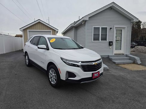 Used 2023 Chevrolet Equinox LT image 2