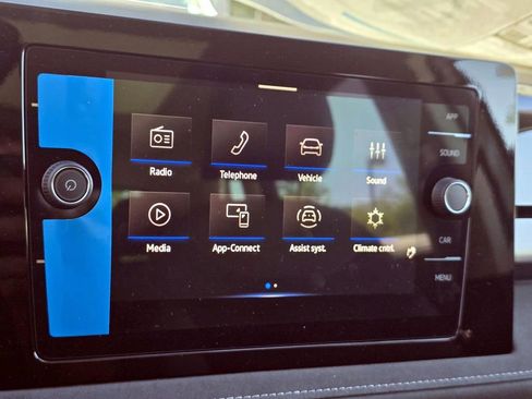 New 2026 Volkswagen Taos SE FWD image 23