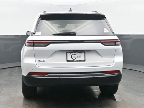 New 2026 Jeep Grand Cherokee Altitude image 5