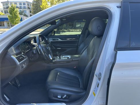 Used 2018 BMW 740i RWD image 18