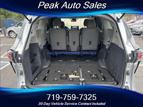 Used 2022 Toyota Sienna LE AWD/4WD image 39