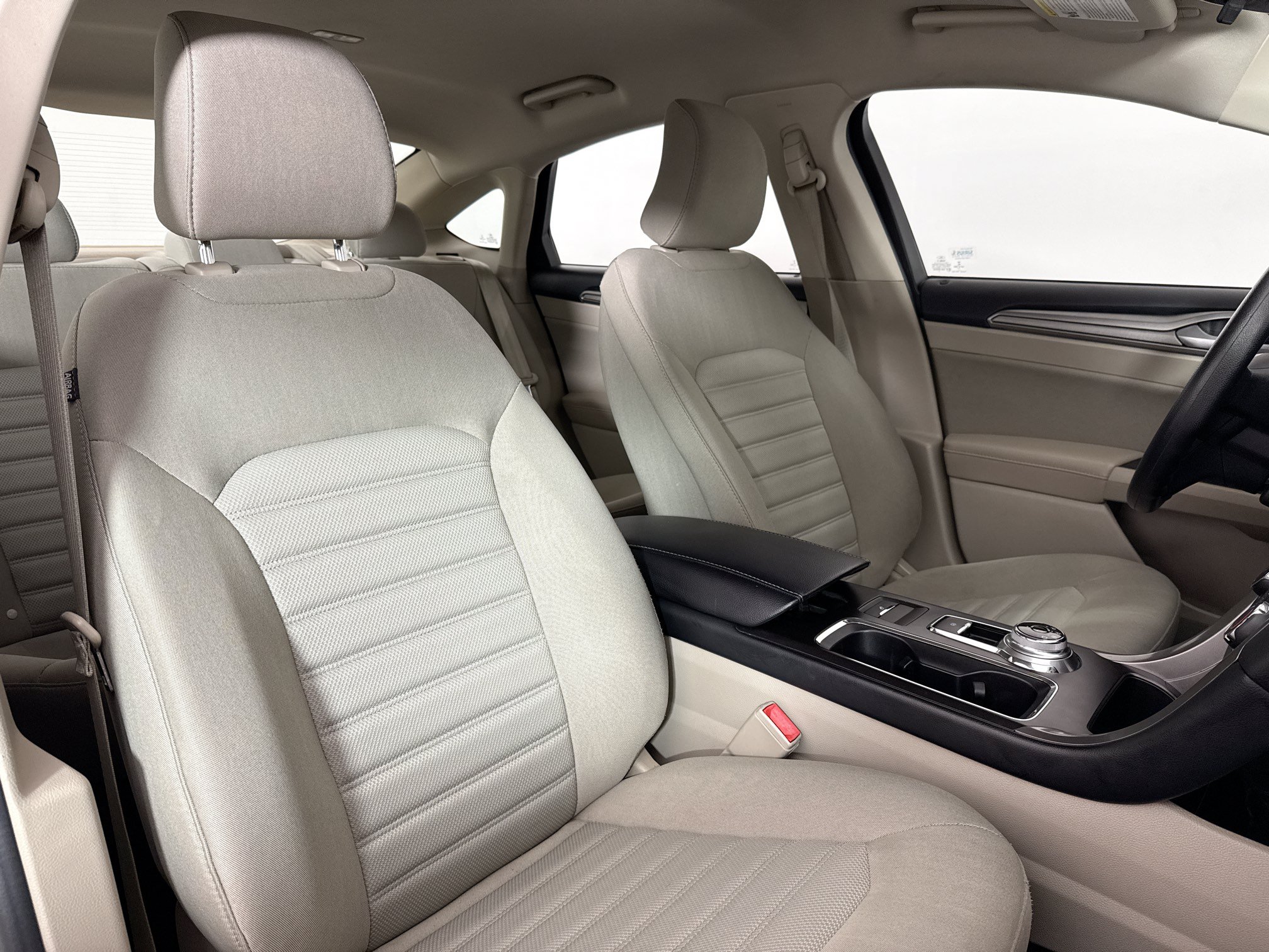 Used 2018 Ford Fusion SE FWD image 33