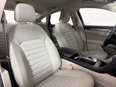 Used 2018 Ford Fusion SE FWD image 33