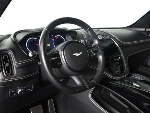 Used 2021 Aston Martin DBX image 4