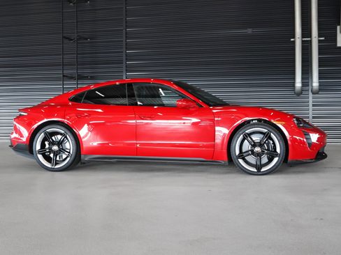 Used 2024 Porsche Taycan GTS image 11