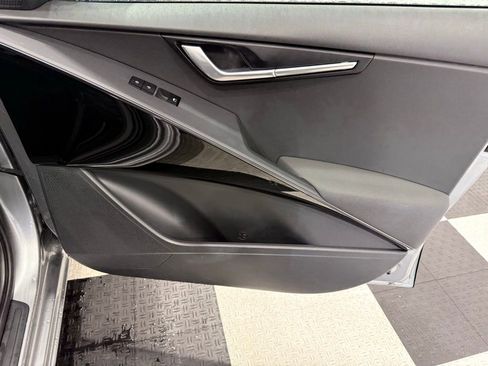 Used 2023 Kia Niro EX image 21