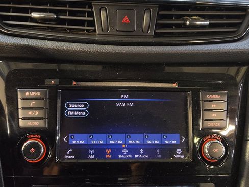Used 2019 Nissan Rogue SV FWD image 25