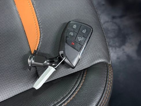 Certified 2023 GMC Sierra 1500 AT4 w/ AT4 Preferred Package image 31