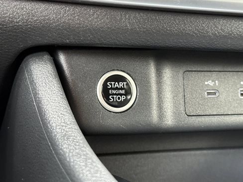 Used 2023 Nissan Rogue SV FWD image 33