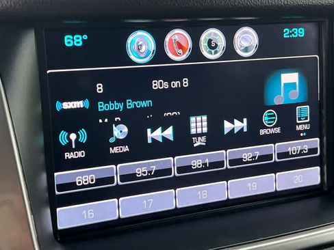 Used 2018 Chevrolet Suburban LT image 19