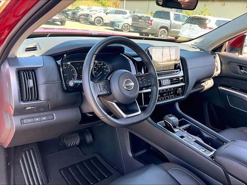 Certified 2025 Nissan Pathfinder SL w/ SL Premium Package FWD image 13