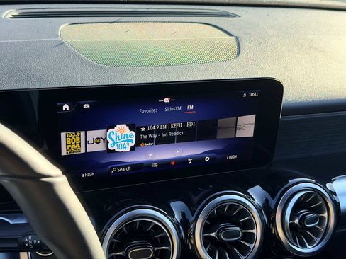 Used 2024 Mercedes-Benz EQB 250+ image 29