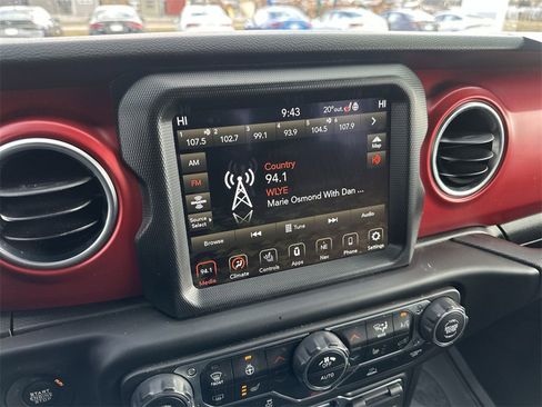 Used 2023 Jeep Gladiator Rubicon w/ Cold Weather Group image 16