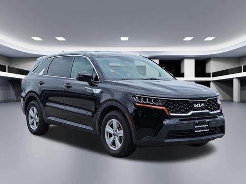 Used 2022 Kia Sorento LX FWD image 8