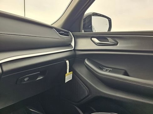 New 2025 Jeep Grand Cherokee L Altitude image 25