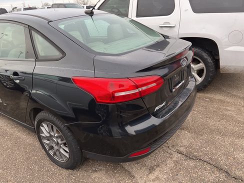 Used 2015 Ford Focus SE image 9