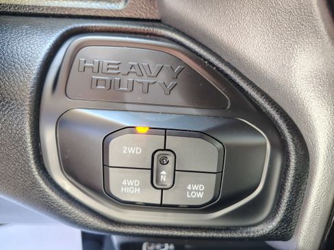 Certified 2025 RAM 2500 Big Horn AWD/4WD image 31