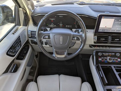 Used 2019 Lincoln Navigator Reserve w/ Cargo Package image 18