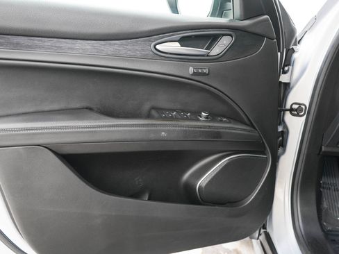 Used 2020 Alfa Romeo Stelvio AWD w/ Nero Edizione image 19