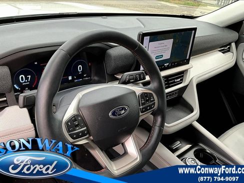 Used 2025 Ford Explorer Active w/ Active Comfort Package image 7