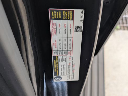 Used 2025 INFINITI QX80 Sensory image 40