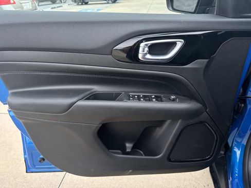 New 2026 Jeep Compass Latitude AWD/4WD image 18