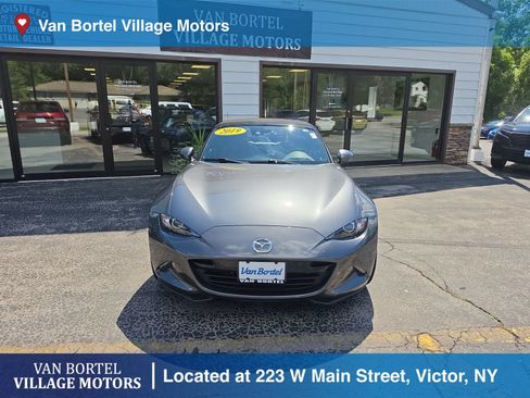 Used 2019 MAZDA MX-5 Miata Grand Touring w/ GT-S Package RWD image 2