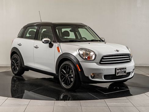 Used 2014 MINI Cooper Countryman FWD image 3