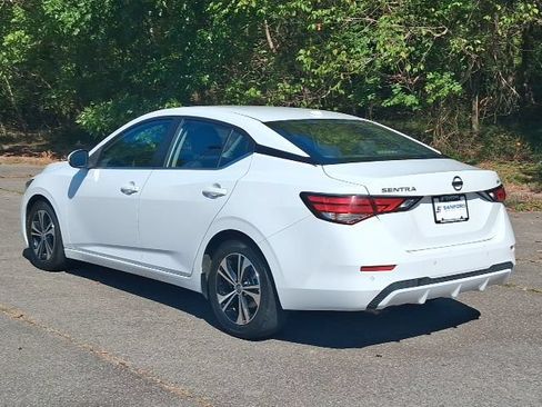 Used 2022 Nissan Sentra SV FWD image 3