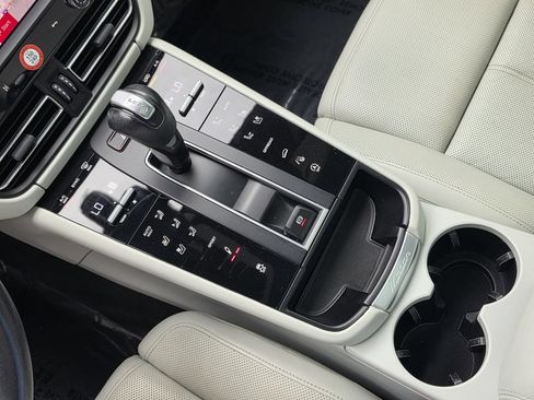 Certified 2023 Porsche Macan S AWD/4WD image 25