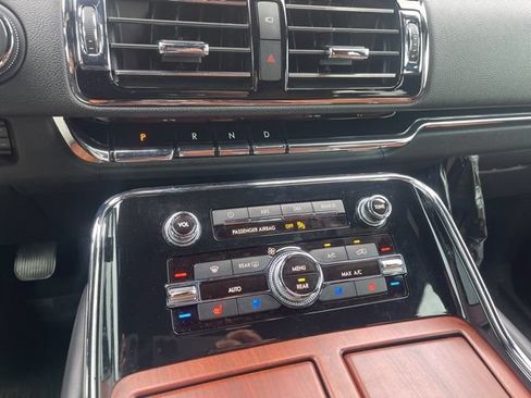 Used 2020 Lincoln Navigator Reserve w/ Equipment Group 208A Reserve AWD/4WD image 7