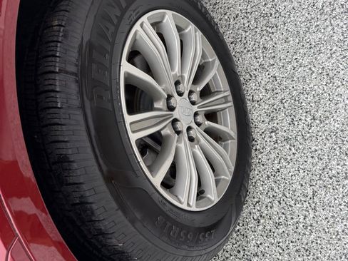 Used 2017 Cadillac XT5 Luxury w/ Driver Awareness Package image 3