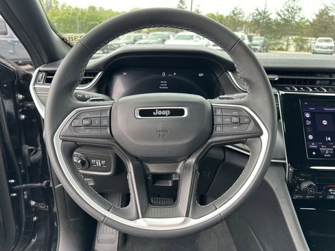 Certified 2025 Jeep Grand Cherokee Laredo X w/ Trailer Tow Package image 12