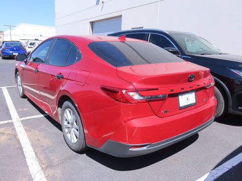 Used 2025 Toyota Camry LE FWD image 3