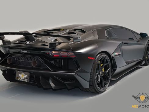 Used 2019 Lamborghini Aventador SVJ image 7