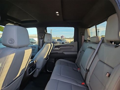 Used 2024 GMC Sierra 1500 SLT image 19