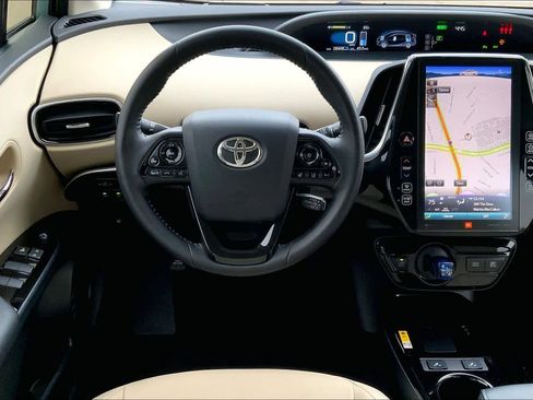 Used 2022 Toyota Prius Limited image 5