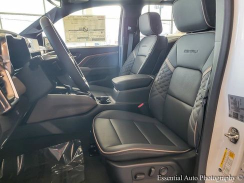 New 2026 GMC Canyon Denali image 9