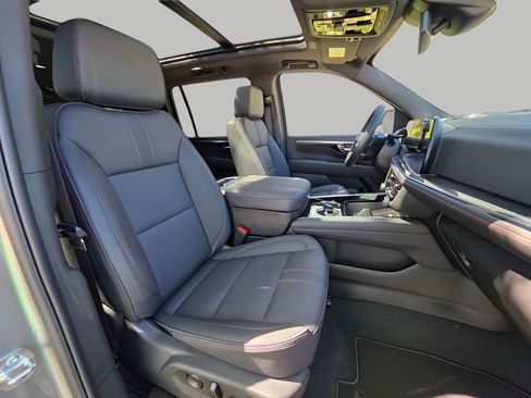 New 2026 Chevrolet Suburban RST AWD/4WD image 15