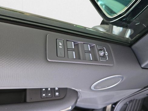 New 2025 Land Rover Discovery Dynamic SE AWD/4WD image 27