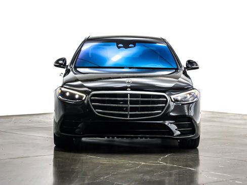 Used 2023 Mercedes-Benz S 500 4MATIC image 3
