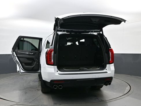 Used 2022 GMC Yukon Denali w/ Denali Premium Package image 33