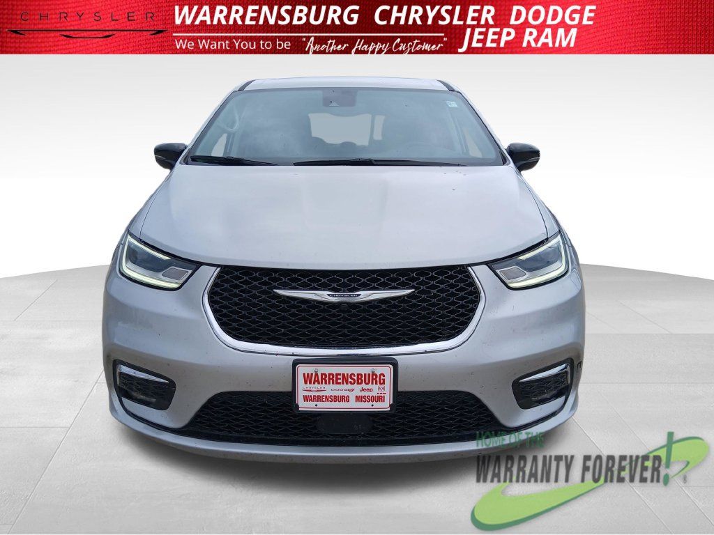Used 2024 Chrysler Pacifica Limited FWD image 4