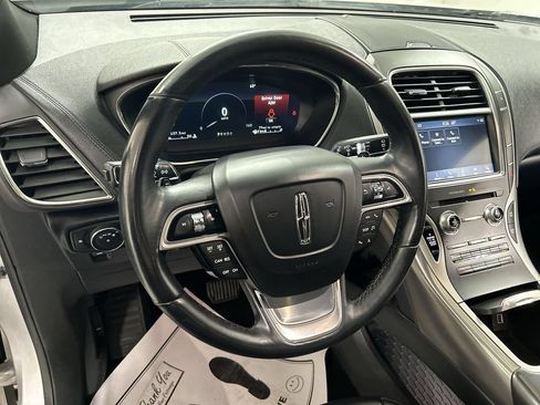 Used 2019 Lincoln Nautilus Select AWD/4WD image 4